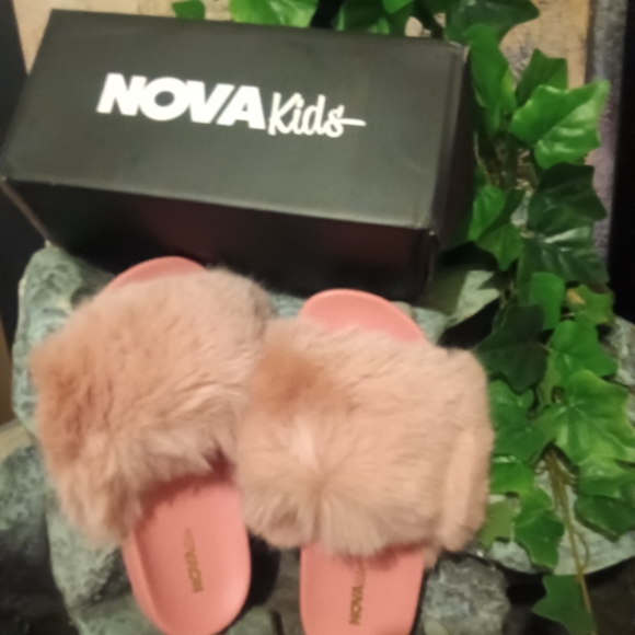 Kids Nova Sandals - Picture 1 of 4